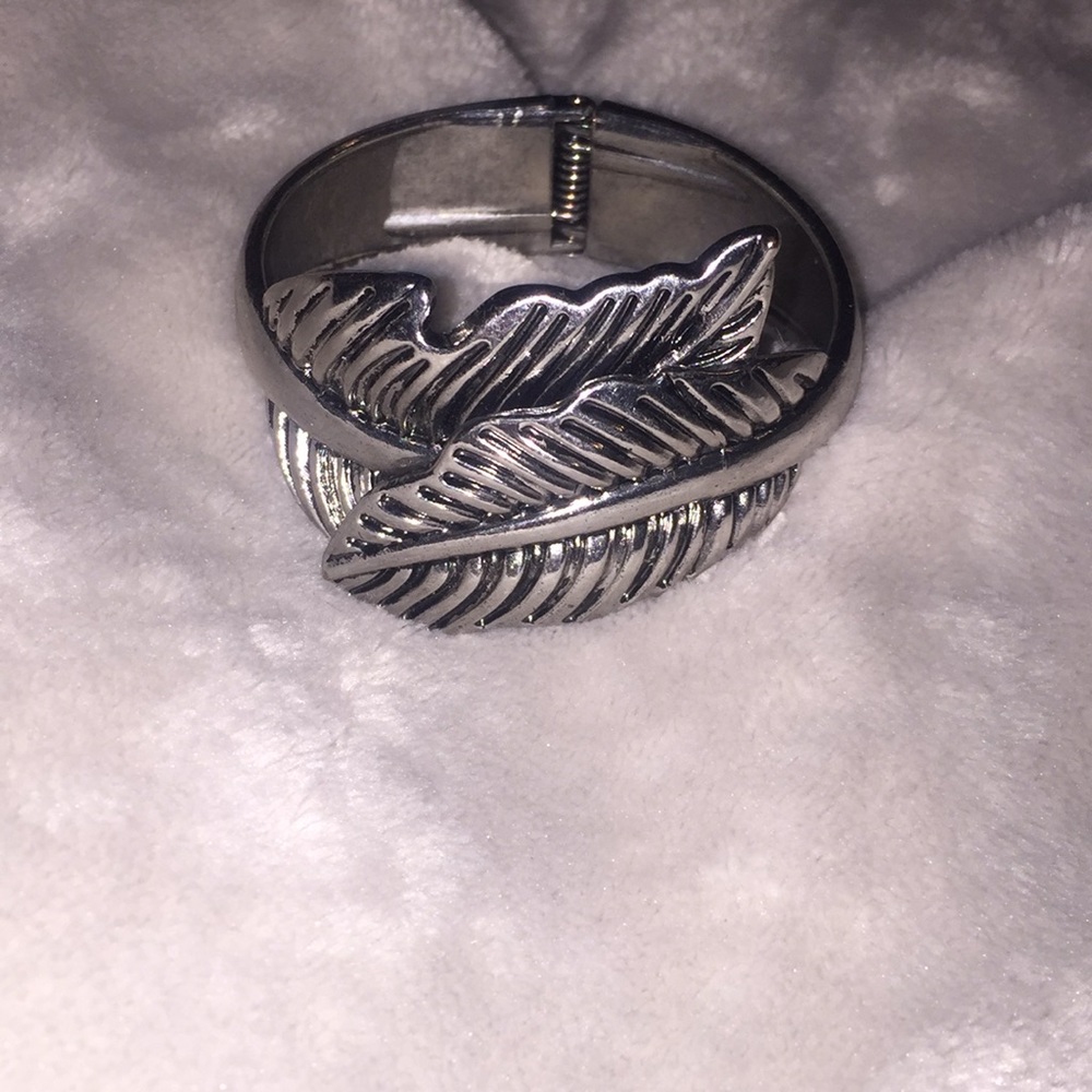 Silver Leaf Clip-on adjustable bracelet
